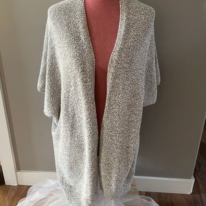 Aritzia Community Iconic Cape M/L. EEUC